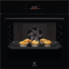 Духовой шкаф электрический Electrolux серия 700, 72 л, A+, сенсорный дисплей, черный Изображение