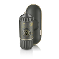 Портативна еспресо-кавоварка Wacaco Nanopresso темно-сіра з чохлом Зображення