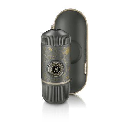 Портативна еспресо-кавоварка Wacaco Nanopresso темно-сіра з чохлом Зображення